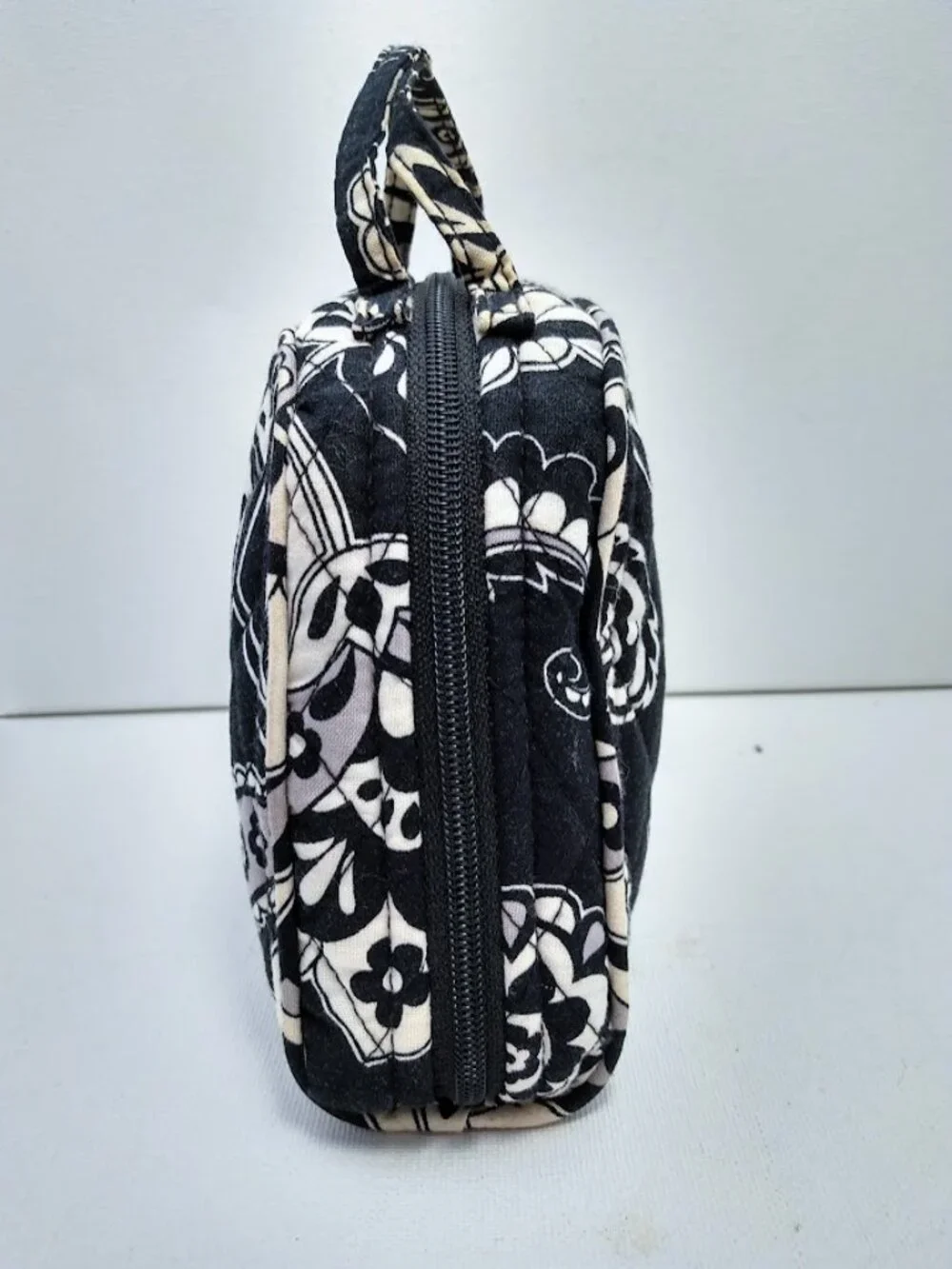 Vera Bradley Jewelry & Cosmetic Travel Bag Black Gray & White Handles FLAWS